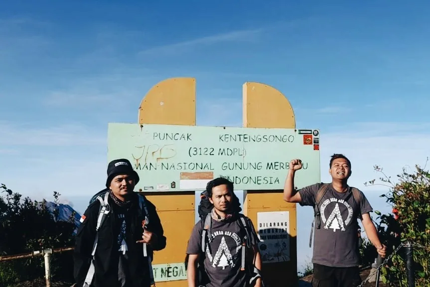Pendakian Akar Asa ke Gunung Merbabu